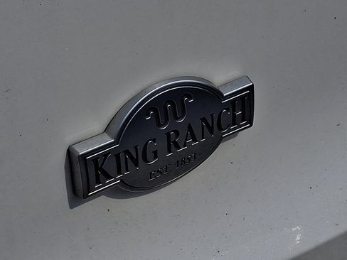 Used 2021 Ford Explorer King Ranch w/ Premium Technology Package AWD/4WD image 4