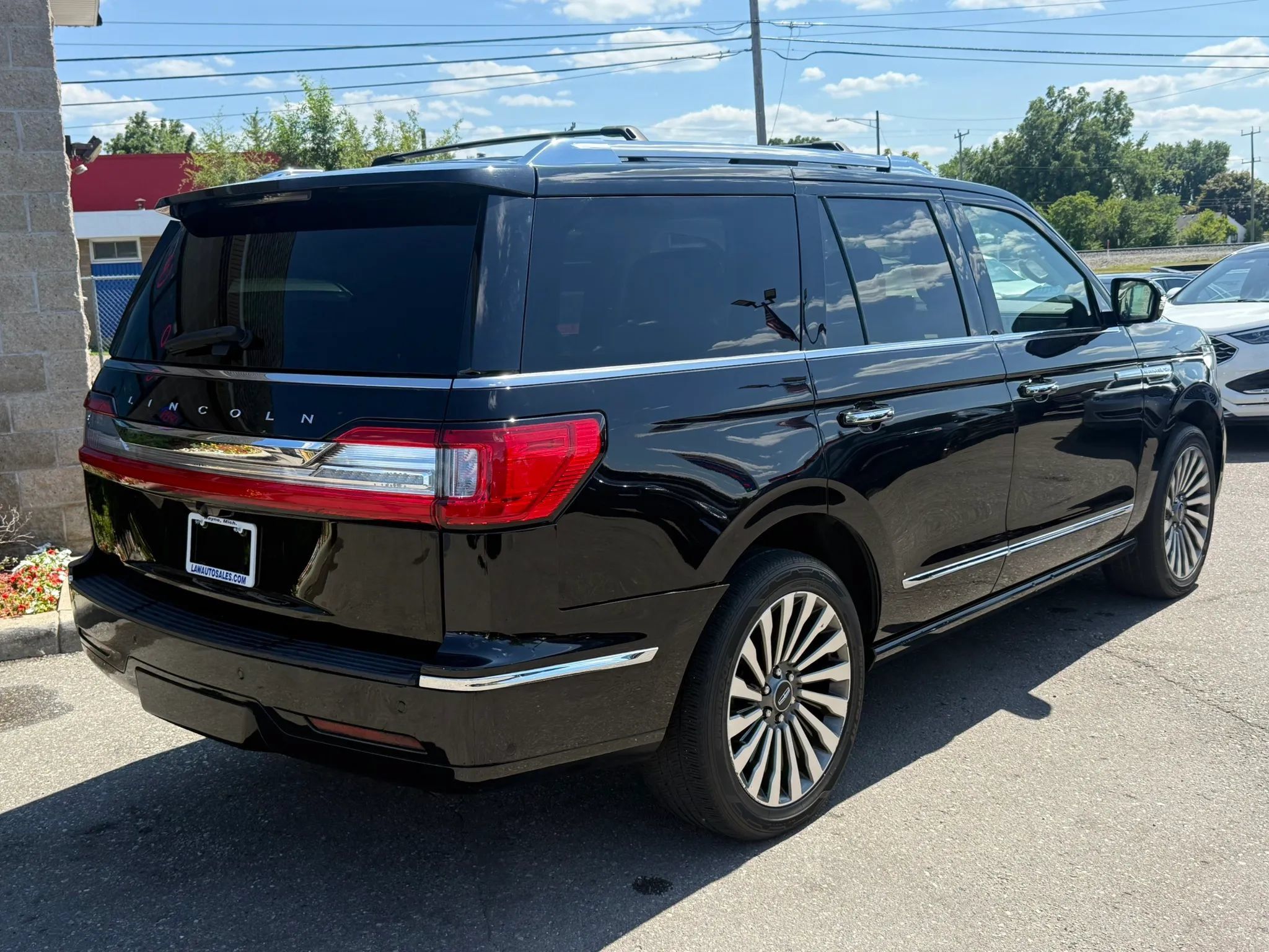 Used 2019 Lincoln Navigator Reserve w/ Cargo Package AWD/4WD image 5