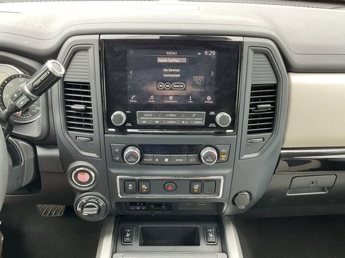 Used 2024 Nissan Titan SV w/ SV Convenience Package image 14