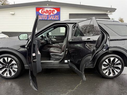 Used 2025 Ford Explorer Platinum w/ LUX Leather Package image 21