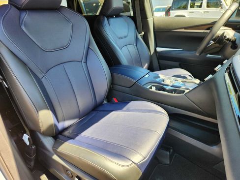 Certified 2026 INFINITI QX60 Sport w/ Dark Cargo Package AWD/4WD image 15