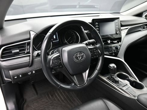 Used 2023 Toyota Camry SE image 13