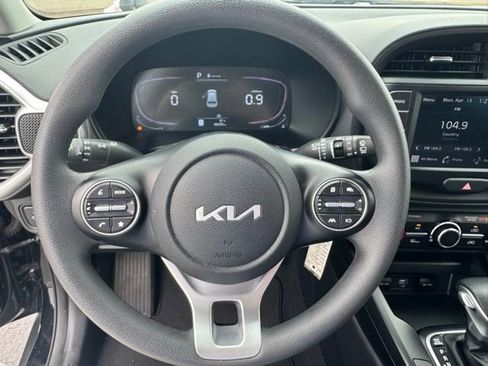 Used 2024 Kia Soul LX FWD image 11
