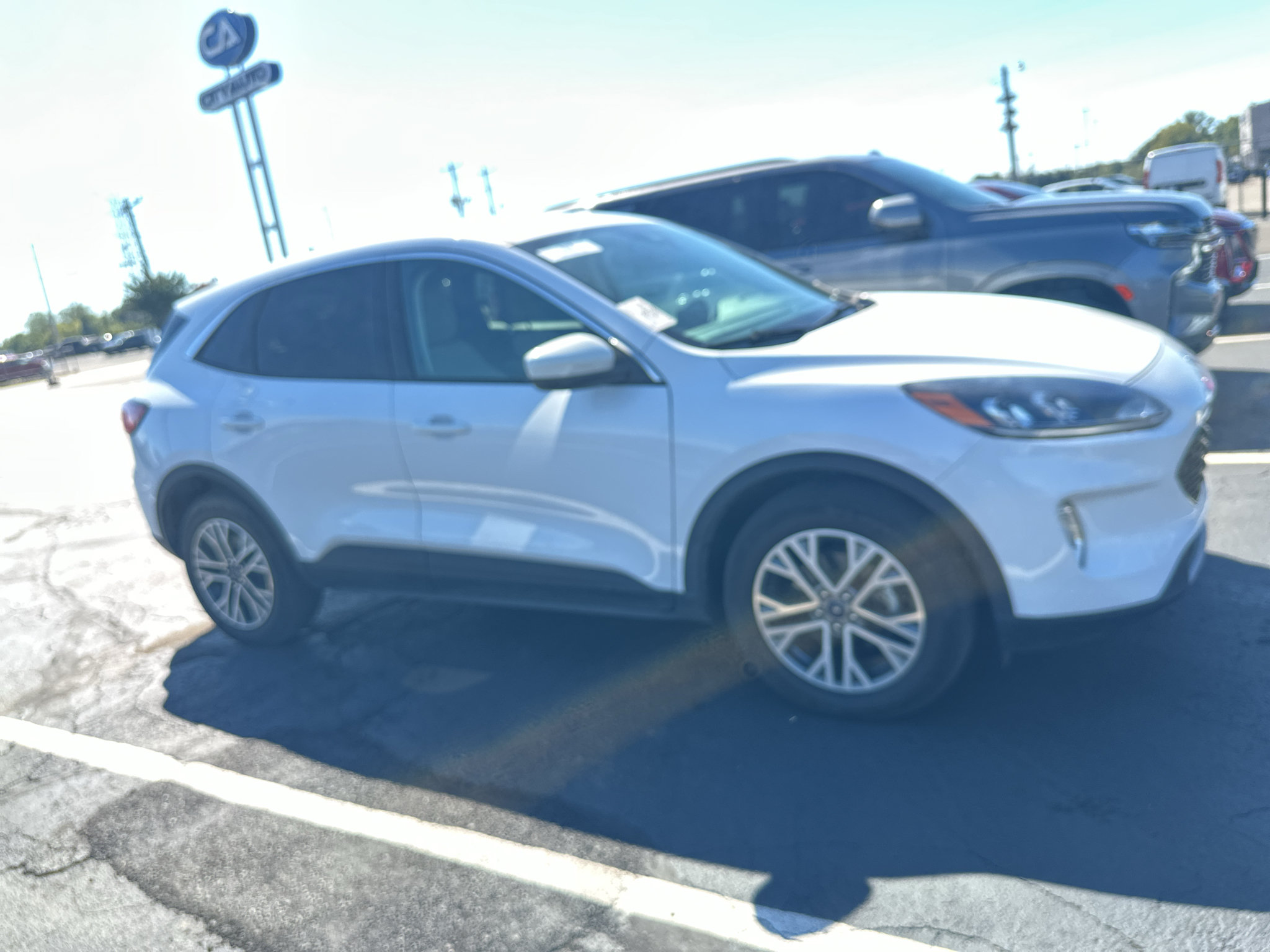 Used 2022 Ford Escape SEL AWD/4WD image 1