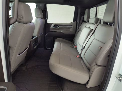Used 2025 GMC Sierra 1500 SLT w/ SLT Premium Plus Package AWD/4WD image 30