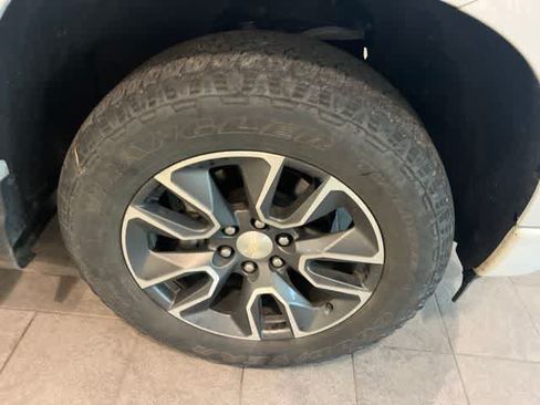 Used 2022 Chevrolet Silverado 1500 Custom AWD/4WD image 4