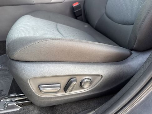 Used 2025 Toyota RAV4 XLE w/ Convenience Package FWD image 38