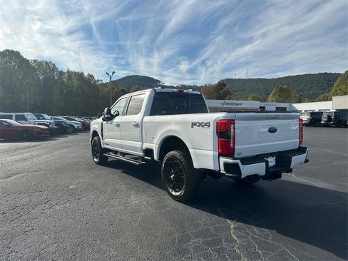 New 2026 Ford F250 Lariat w/ Black Appearance Package image 7