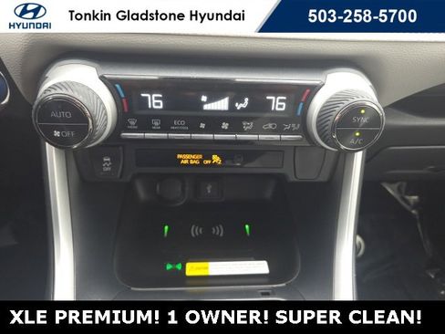 Used 2022 Toyota RAV4 XLE Premium image 18