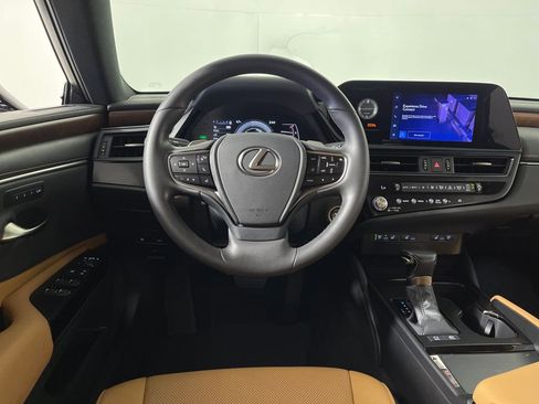 Used 2023 Lexus ES 300h w/ Premium Package image 15