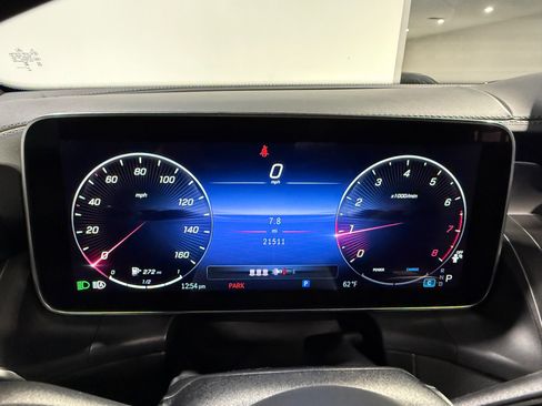 Used 2024 Mercedes-Benz GLC 300 4MATIC w/ AMG Line image 31