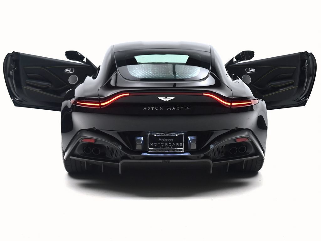 Used 2022 Aston Martin V8 Vantage Coupe RWD image 8