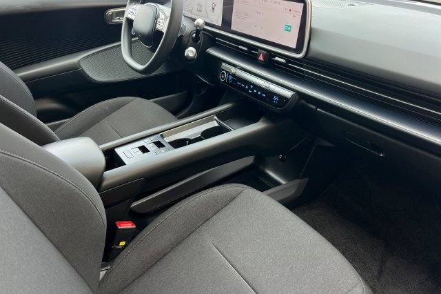 Certified 2025 Hyundai Ioniq 6 SE RWD image 19