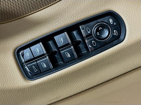 Used 2014 Porsche Panamera S RWD image 15
