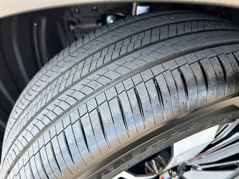 New 2025 Mitsubishi Outlander SE image 14