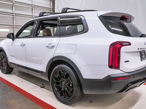 Used 2022 Kia Telluride SX w/ Nightfall Edition Package AWD/4WD image 8