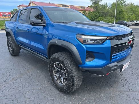 Used 2024 Chevrolet Colorado ZR2 w/ ZR2 Convenience Package III AWD/4WD image 3
