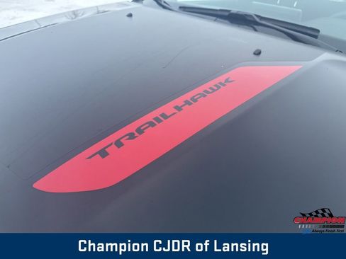 Used 2025 Jeep Compass Trailhawk image 10