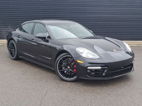 Certified 2023 Porsche Panamera GTS image 9