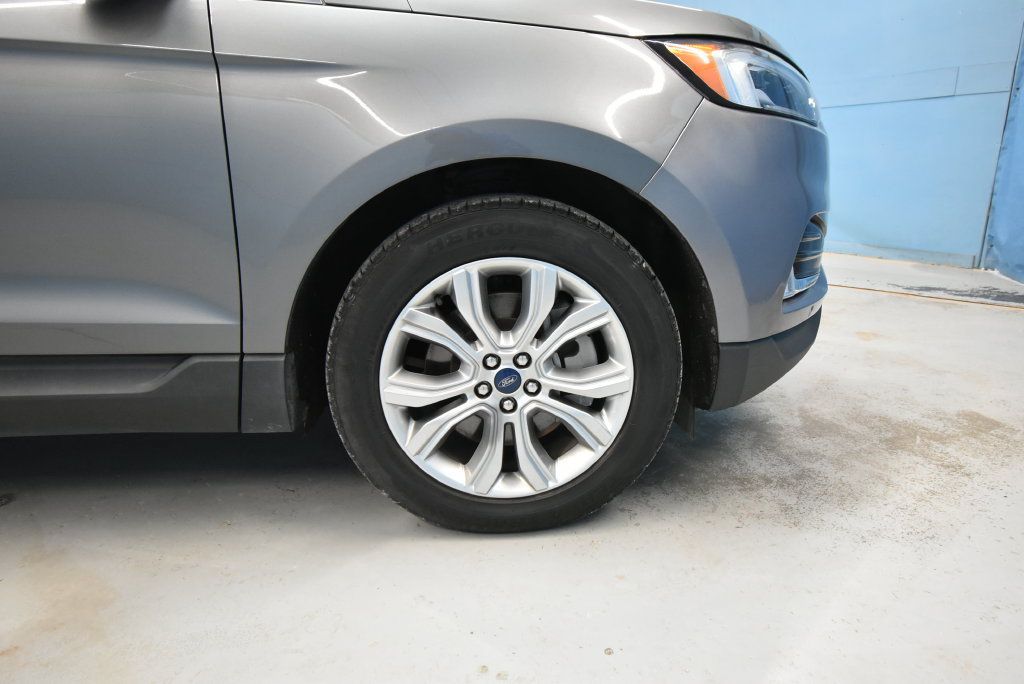 Used 2022 Ford Edge Titanium w/ Equipment Group 301A AWD/4WD image 39