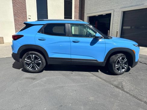 Used 2024 Chevrolet TrailBlazer LT w/ LT Cold Weather Package AWD/4WD image 9