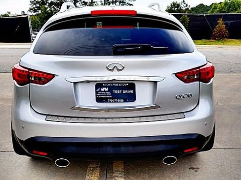 Used 2017 INFINITI QX70 2WD w/ Premium Package image 8