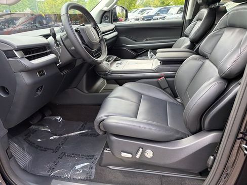 New 2027 Lincoln Navigator Premiere RWD image 9
