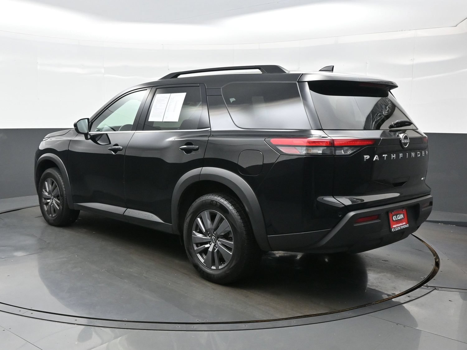 Used 2025 Nissan Pathfinder SV AWD/4WD image 4