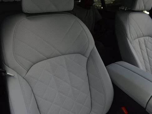 Used 2026 BMW X7 xDrive40i AWD/4WD image 39