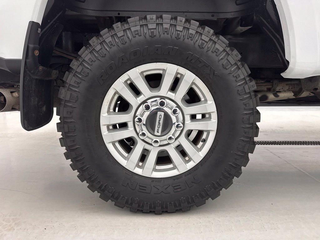 Used 2017 Ford F250 XLT w/ FX4 Off-Road Package AWD/4WD image 8