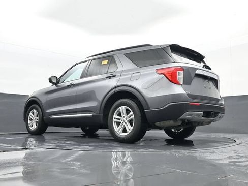Used 2022 Ford Explorer XLT w/ Equipment Group 202A AWD/4WD image 25