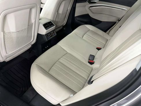 Used 2022 Audi e-tron Premium Plus image 17
