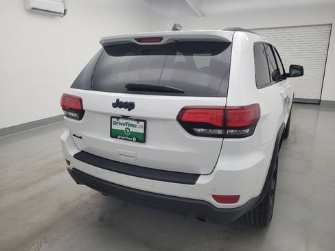 Used 2018 Jeep Grand Cherokee Laredo AWD/4WD image 7
