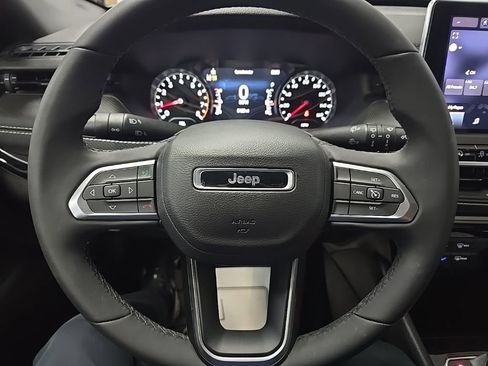 Used 2023 Jeep Compass Altitude image 18