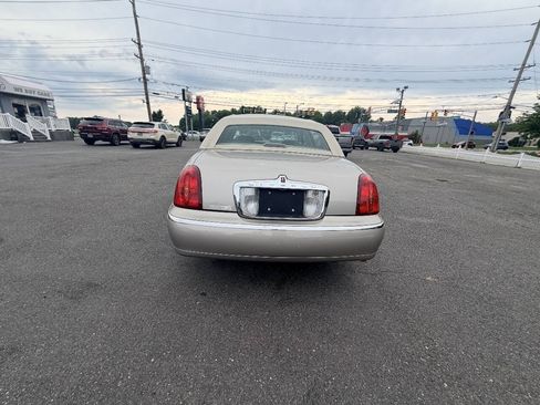 Used 1999 Lincoln Town Car Signature RWD image 36