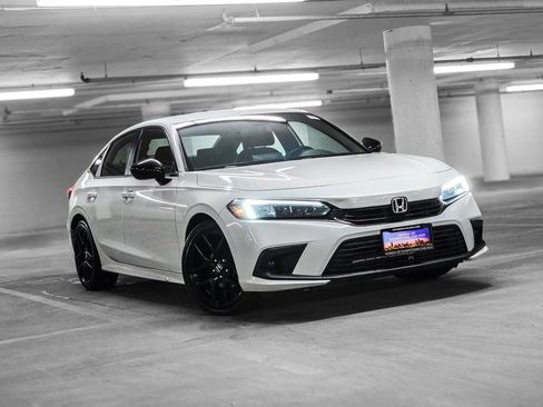 Used 2024 Honda Civic Sport image 4