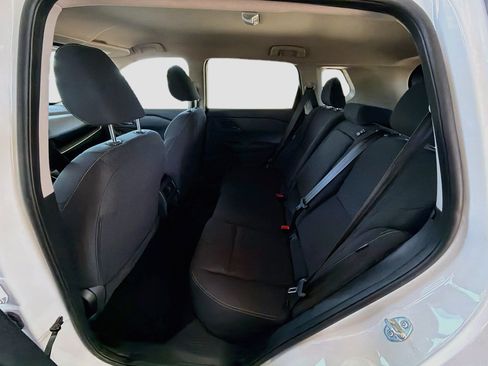 Used 2025 Nissan Rogue S AWD/4WD image 27