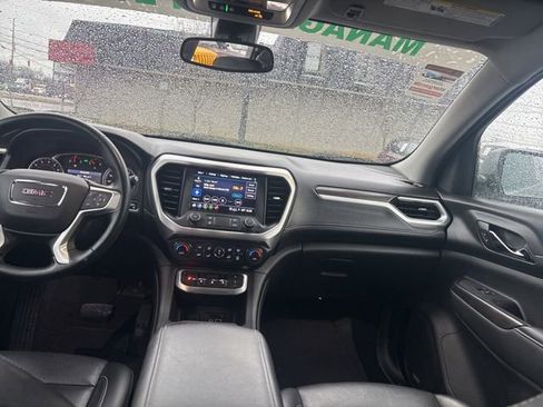 Used 2023 GMC Acadia SLT image 23
