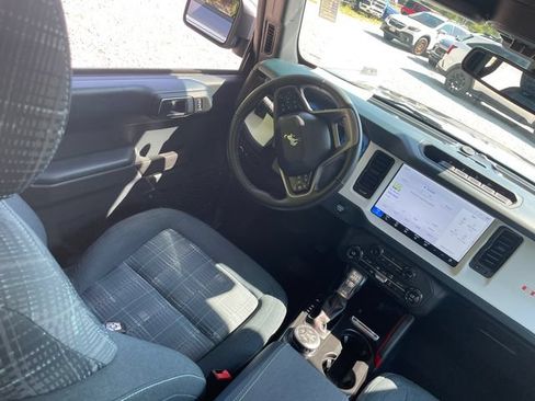 Used 2025 Ford Bronco Heritage Edition AWD/4WD image 21