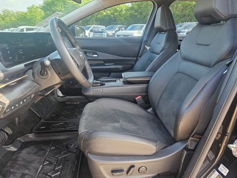 Used 2023 Nissan Ariya FWD image 16