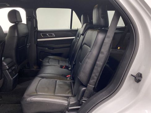 Used 2016 Ford Explorer XLT w/ Equipment Group 202A image 17