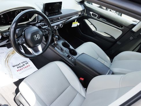 Used 2024 Honda Civic EX-L image 11