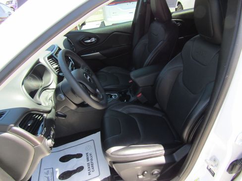 Used 2022 Jeep Cherokee Limited AWD/4WD image 14