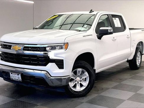 Used 2025 Chevrolet Silverado 1500 LT AWD/4WD image 12