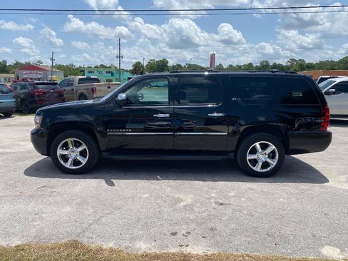 Used 2013 Chevrolet Suburban LTZ RWD image 1