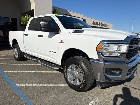 Used 2024 RAM 2500 Big Horn w/ Off Road Package image 3