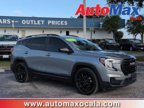 Used 2024 GMC Terrain SLE w/ Driver Convenience Package FWD image 1