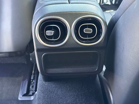 Used 2025 Mercedes-Benz CLE 300 4MATIC Coupe image 29