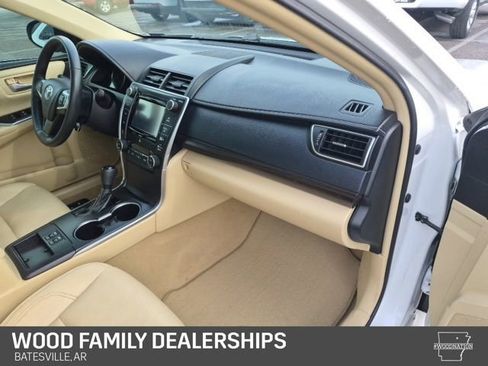 Used 2017 Toyota Camry XLE image 32