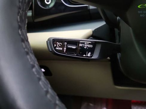 Used 2025 Porsche Macan Electric RWD image 42